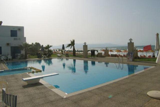 Marina Sands Agia Marina  Exterior photo